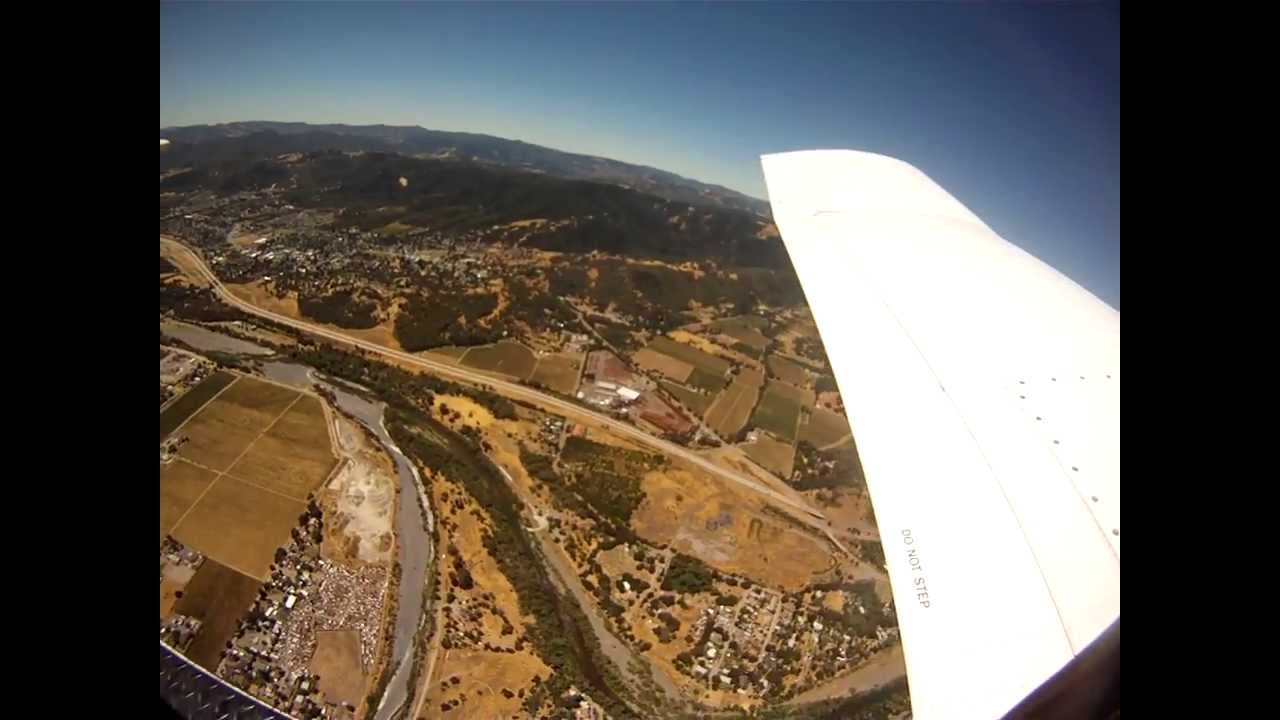 Actioncam fällt aus einem Flugzeug und landet im Schweinetrog