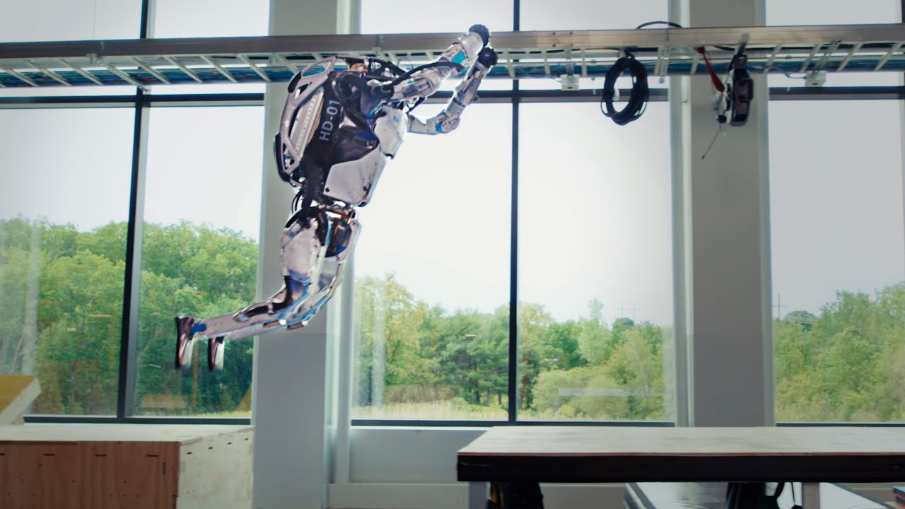 Boston Dynamics: Atlas Robots laufen Parkour