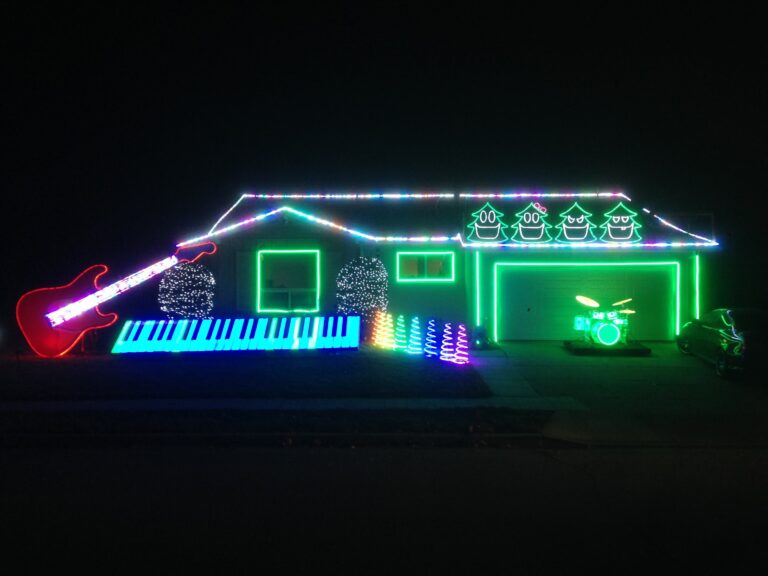 Carol of the Bells – Christmas Light Show