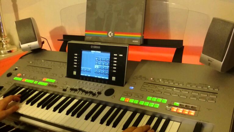 Chris Huelsbeck spielt das Turrican Theme