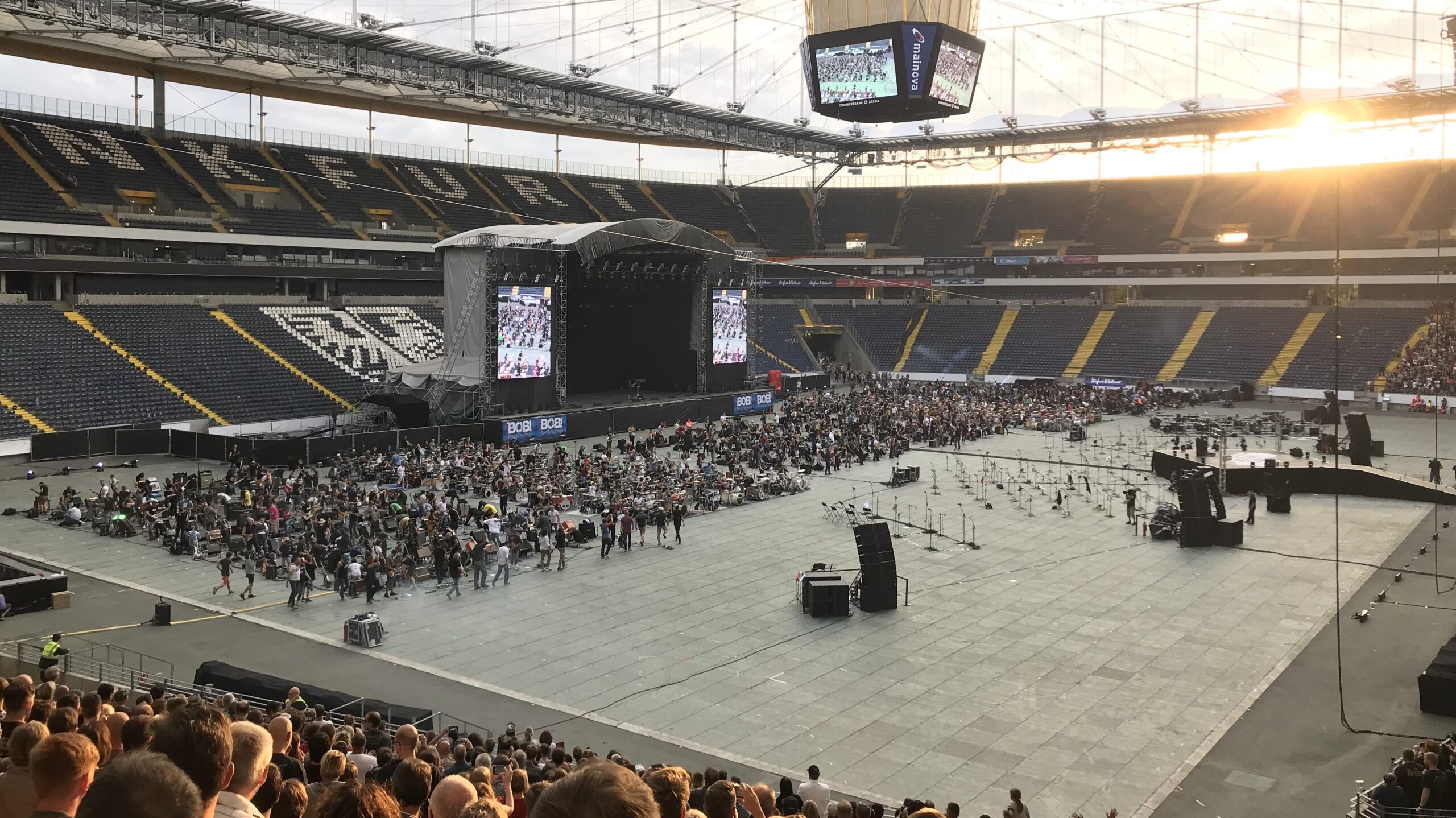 Review: Rockin’1000 in der Commerzbank Arena Frankfurt