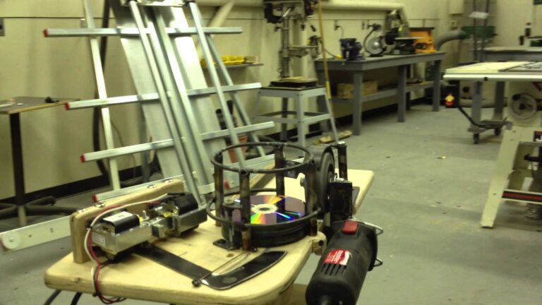 DIY Disclauncher verschießt alte CDs