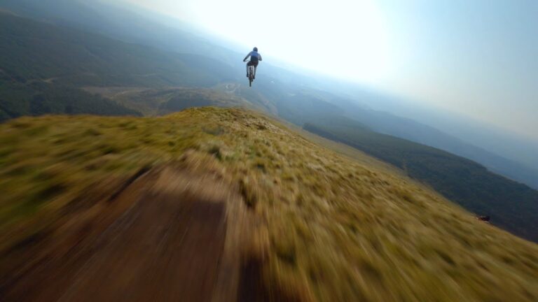 Extreme Sprünge mit dem MTB – The Ridgeline