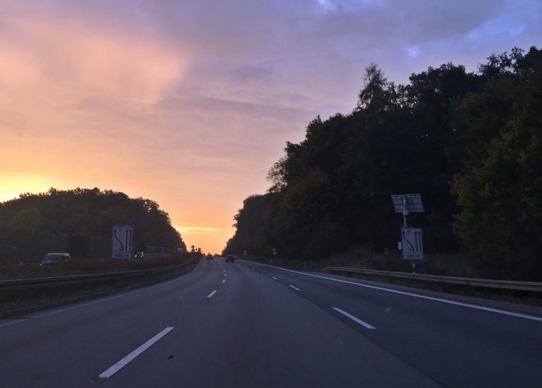 Goldener Oktober auf der A3 zwischen Idstein und Niedernhausen