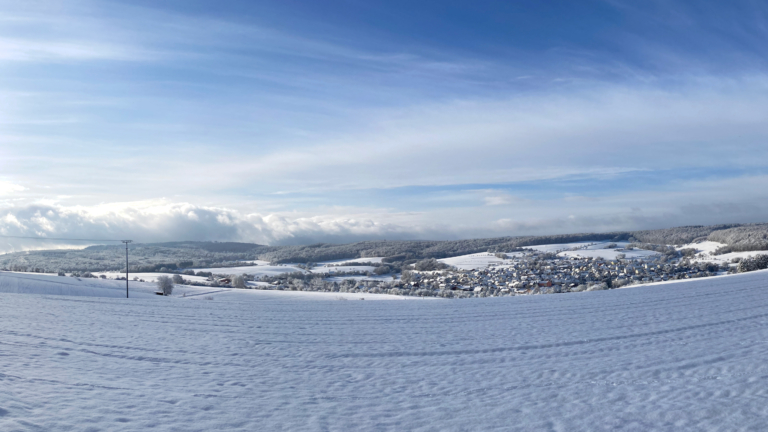 Schnee Panorama von Heftrich im Taunus