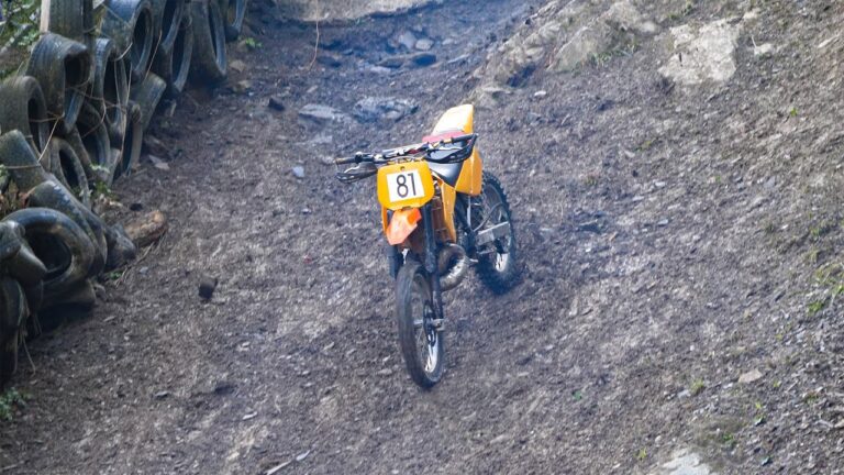 Herausforderung: Mit dem Motorrad einen Berg erklimmen
