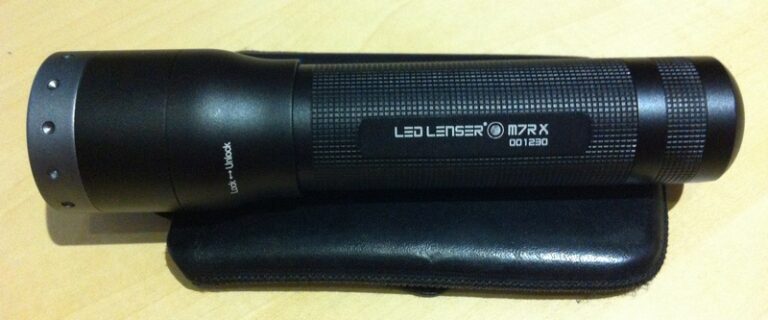 LED LENSER M7R mit Floating Charge System