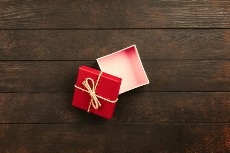 7 lustige Geschenkideen, um deinen Freund oder deine Freundin zu necken