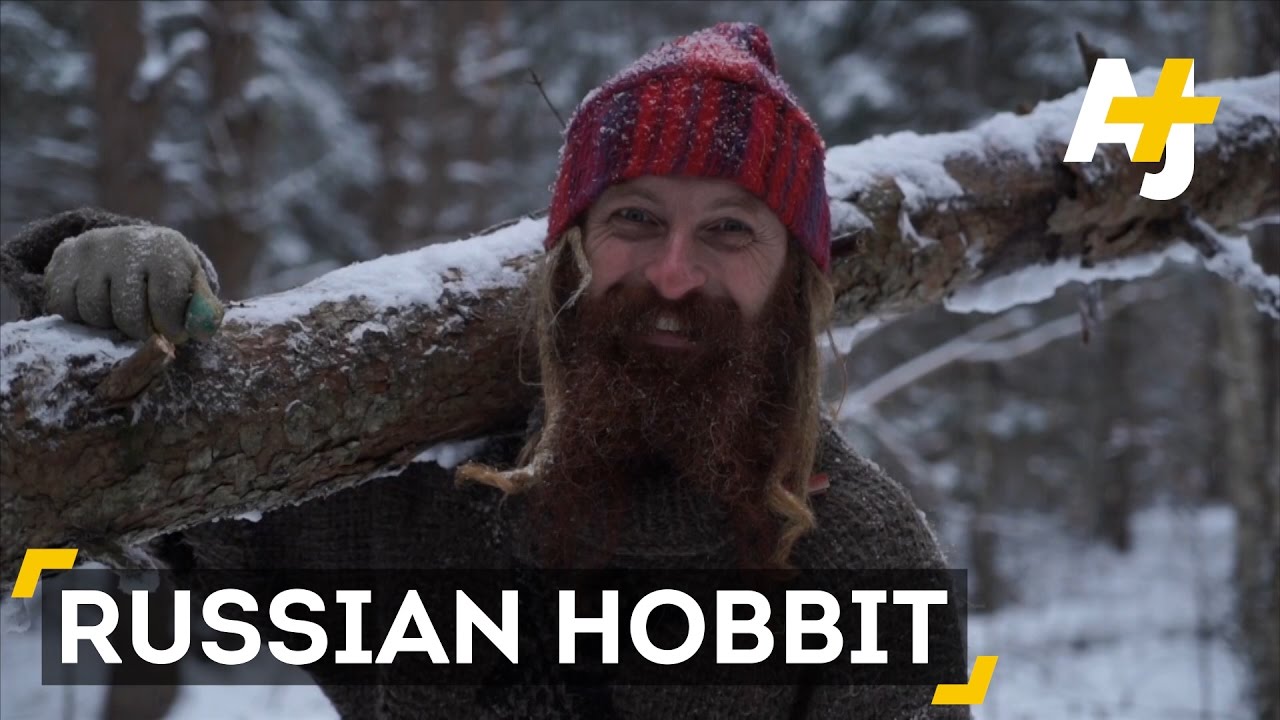 Russe lebt wie ein Hobbit in einer Erdhöhle
