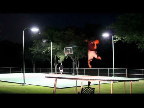 Trick Shot Battle – Dude Perfect