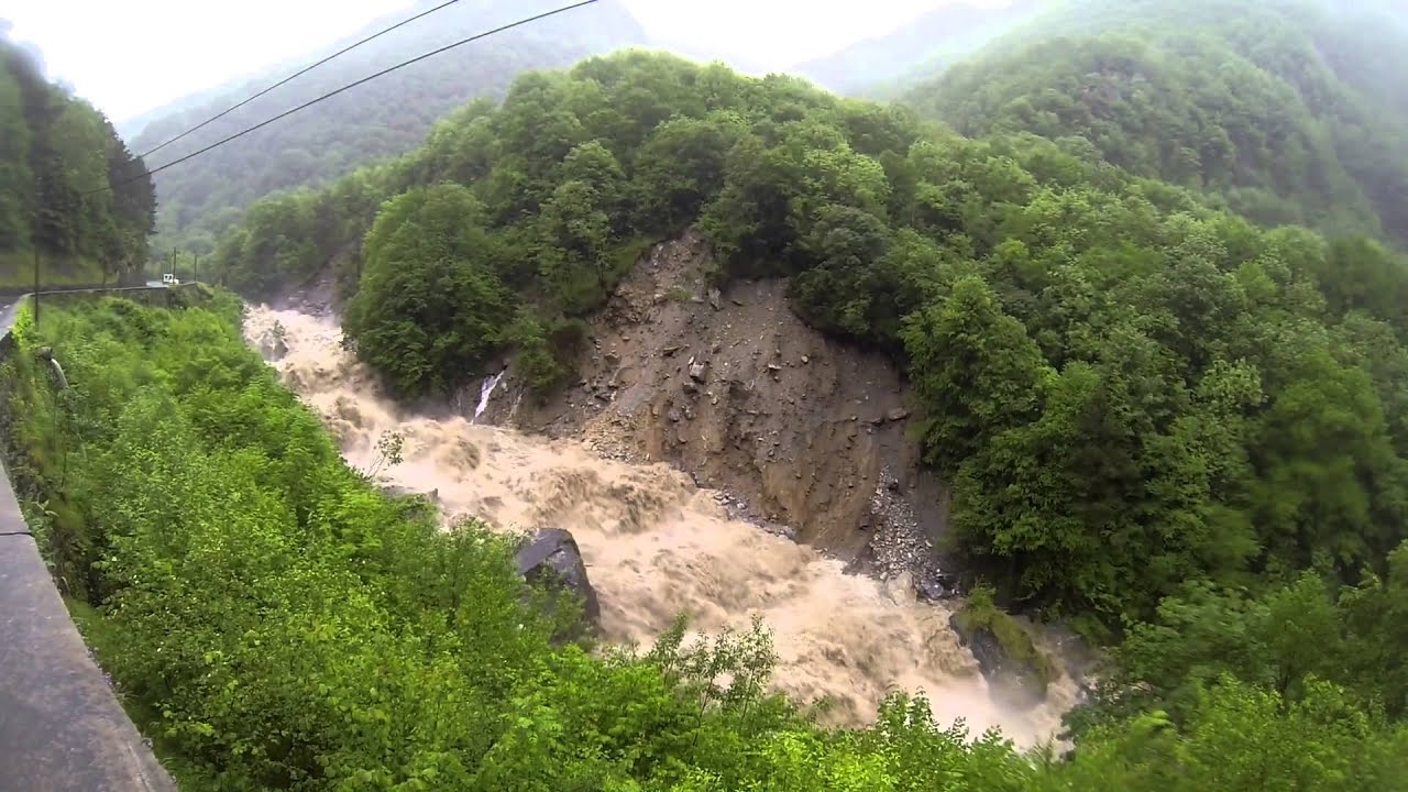 Wildes Wasser: Als die Pyrenäen 2013 untergingen