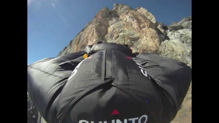 Wingsuit Flug von der Eiger Nordwand